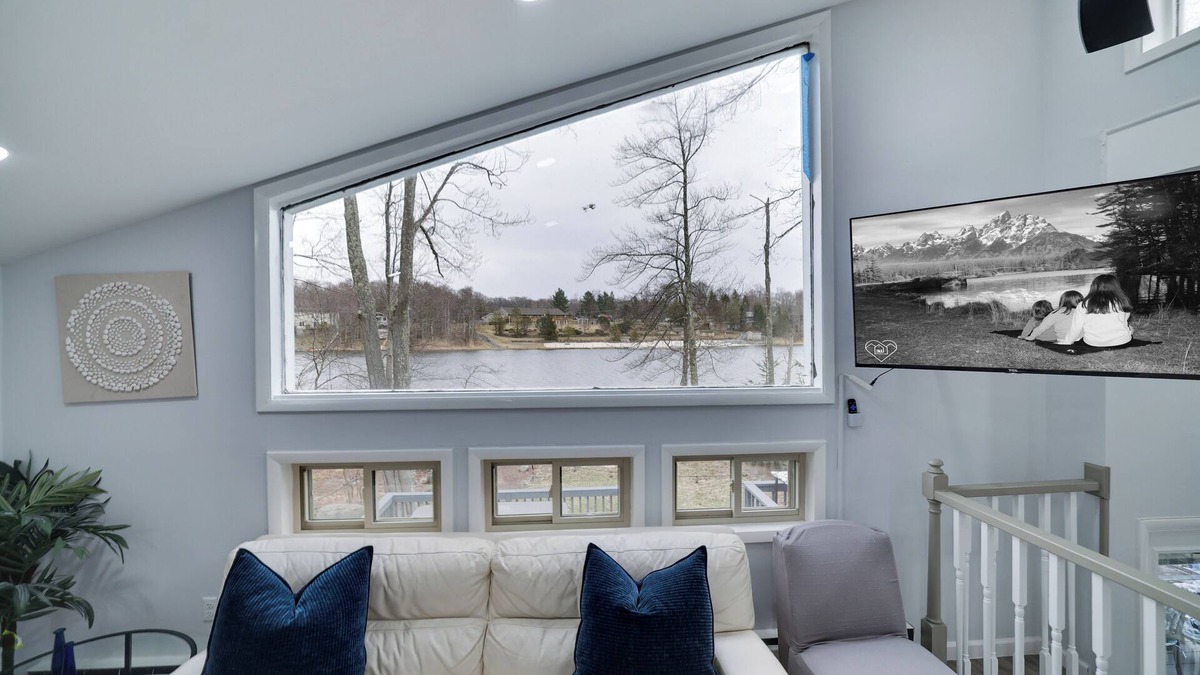 Tobyhanna Cottage | Lakeside Escape Hot Tub Private Dock