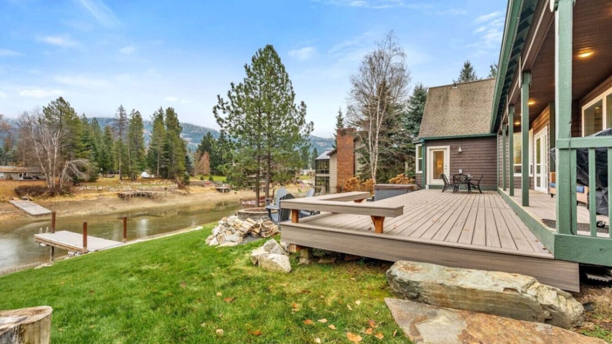 Sagle House | Lakeside Escape in Sagle w/Mountain Views