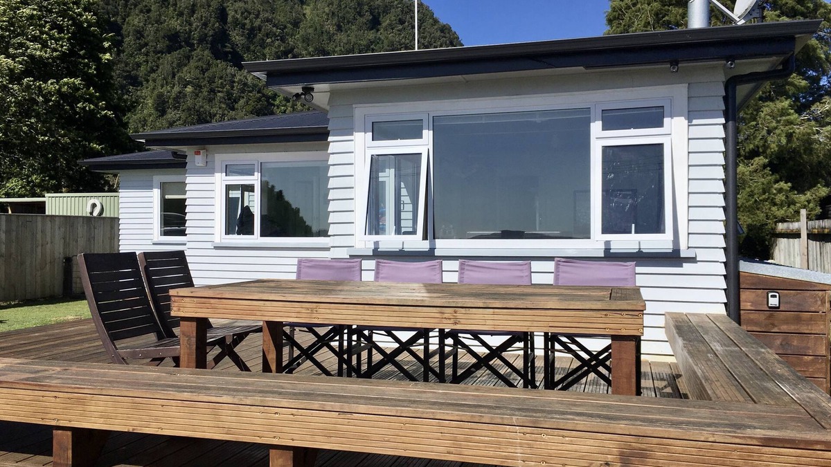 Rototai House | Lakeside Escape Vacation Home