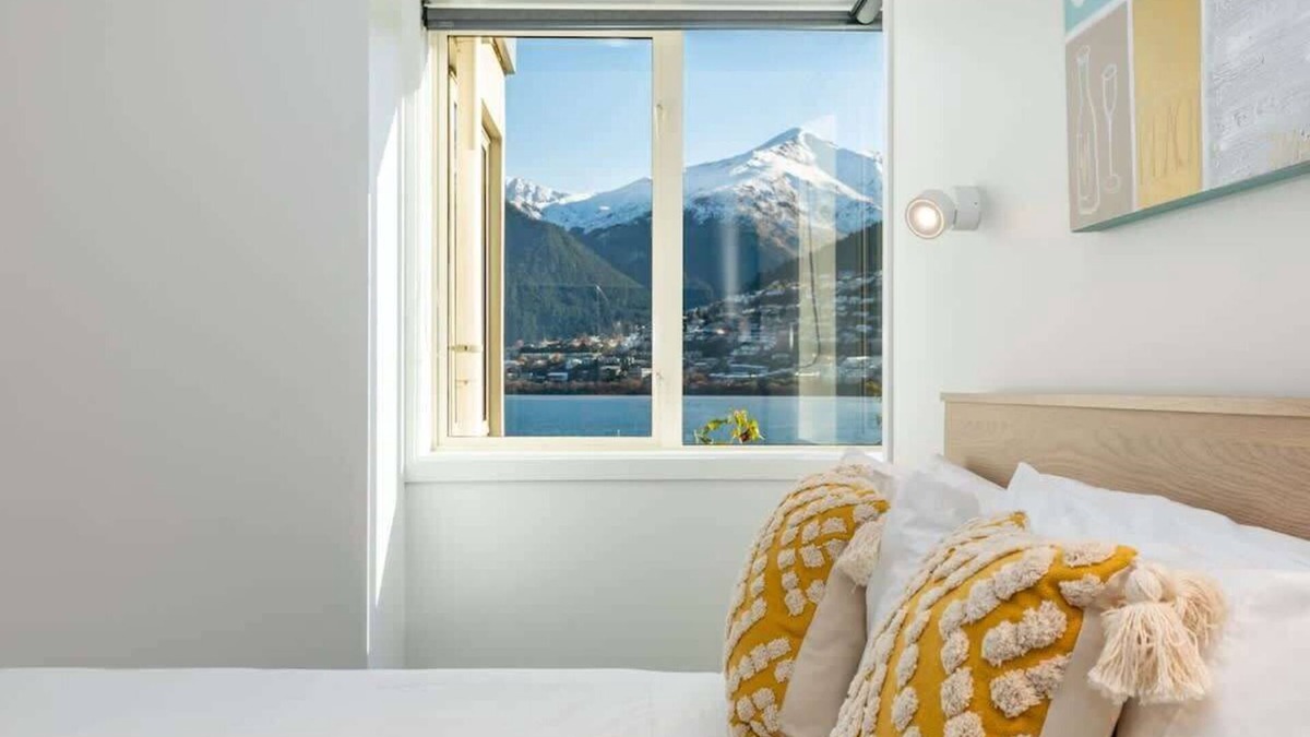 Kelvin Heights House | Lakeside Escape Summa