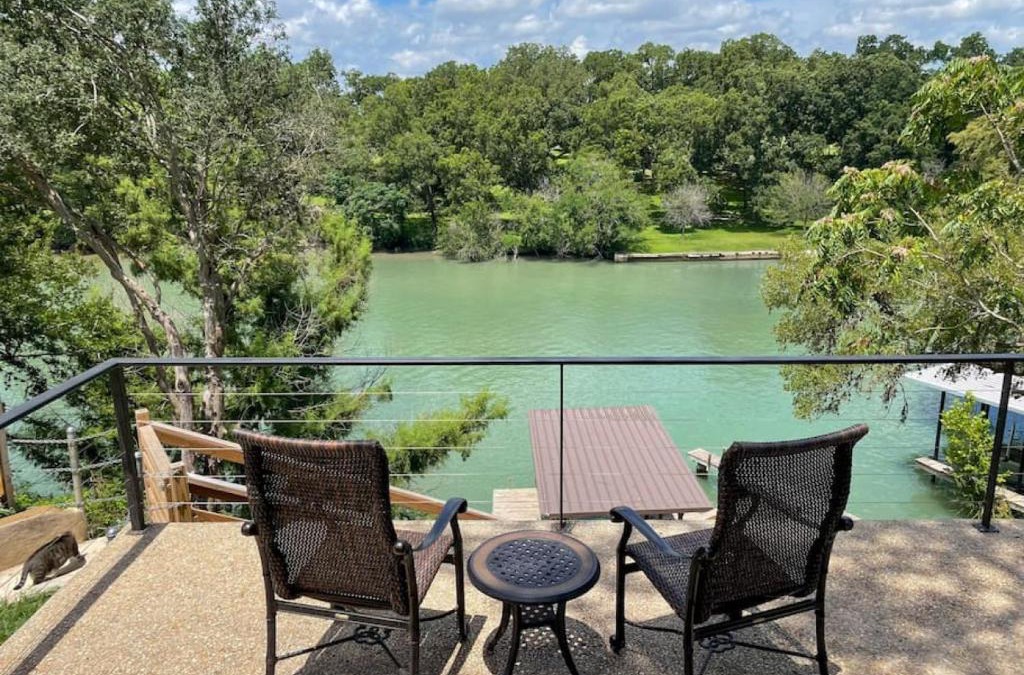 McQueeney House | Lakeside Escape