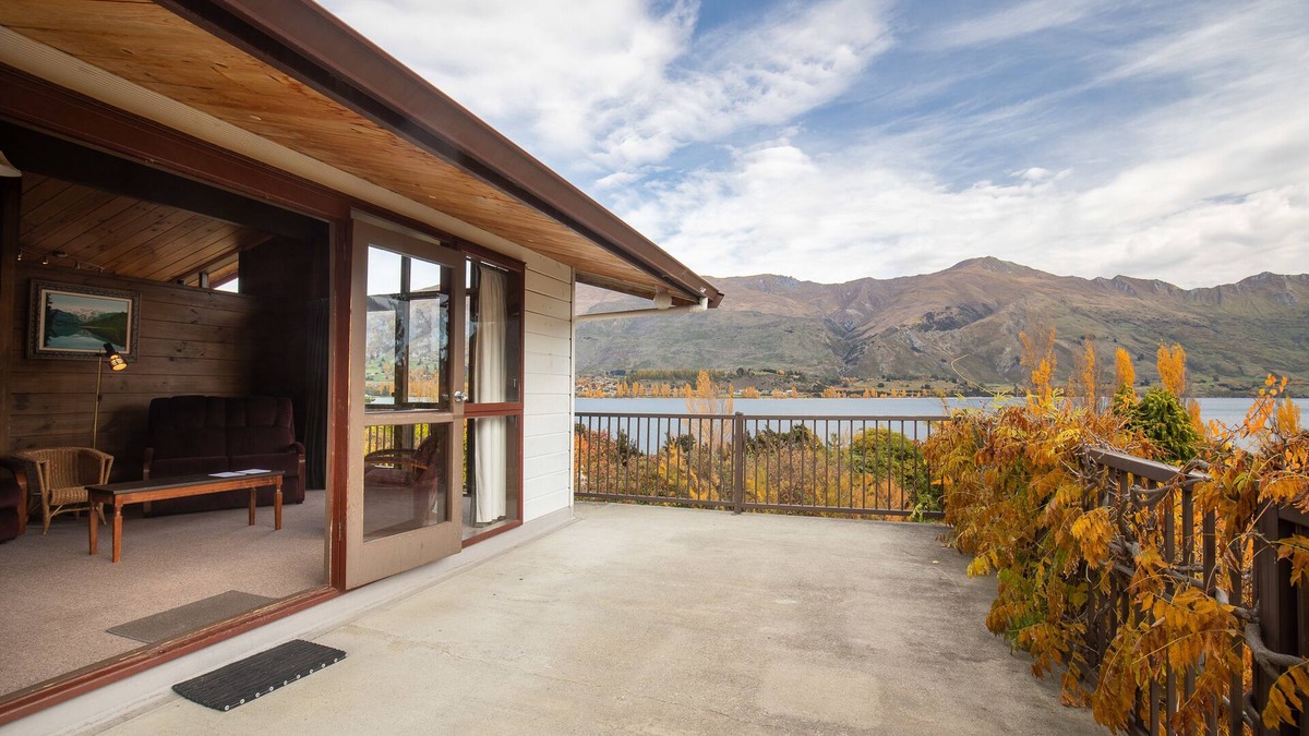 Wanaka Cottage | Lakeside Escape - Wanaka Holiday Bach