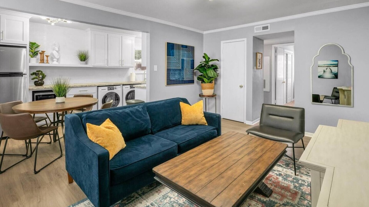 Northgate Apartment | Lakeside: First floor/King Beds