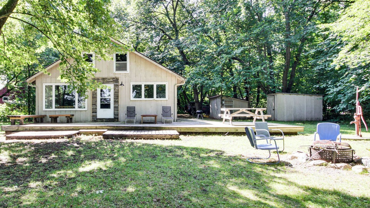 Clitherall Cabin | Lakeside Getaway w/Dock: West Battle Lake Cabin