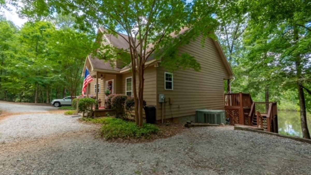 Pine Mountain Valley House | Lakeside home-minutes to Callaway Gardens, FDR Park & Impact 360 Institute