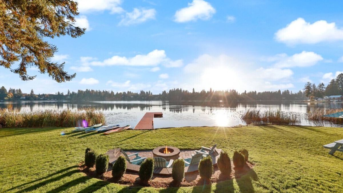 East Olympia House | Lakeside Haven Olympia