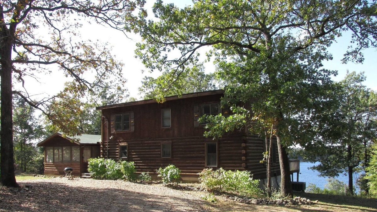 Protem House | Lakeside Hideaway, Log Home On Bull Shoals Lake