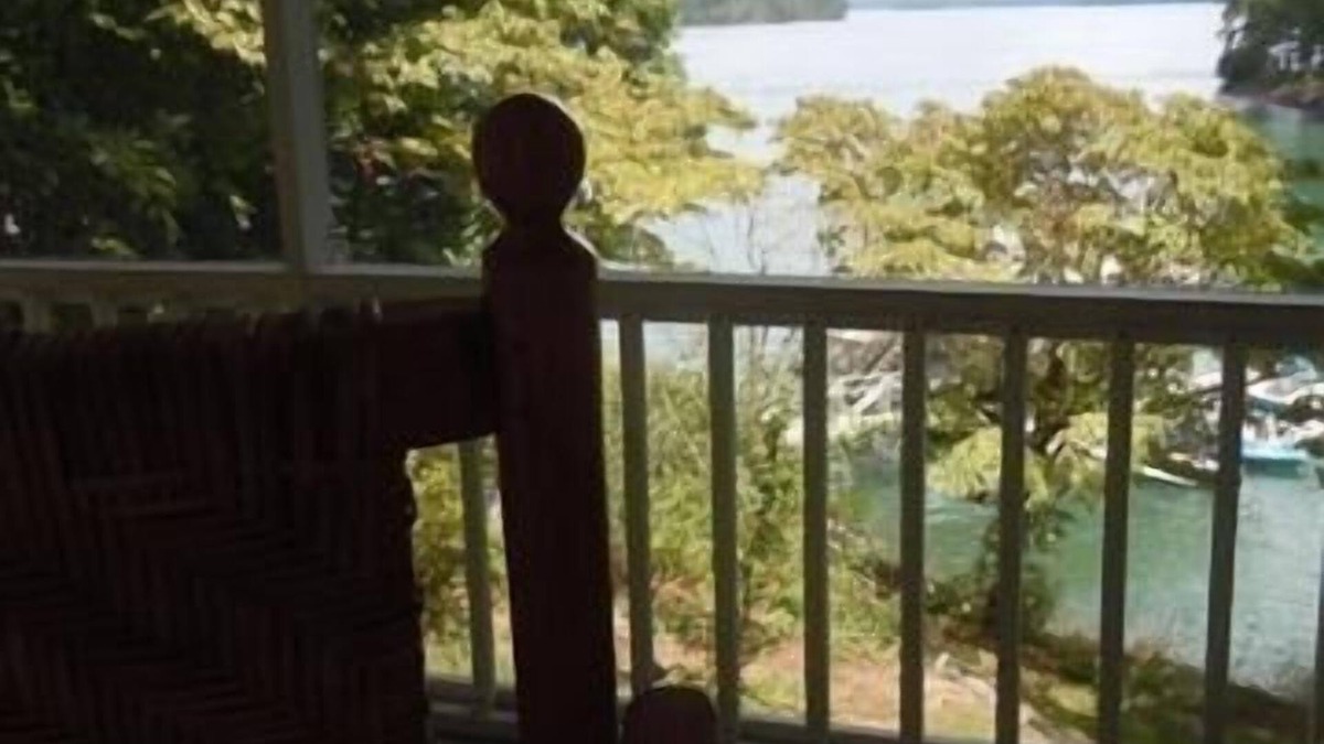 Cedar Cliff House | Lakeside Hideaway !