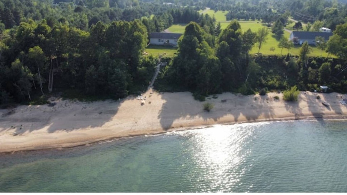 Forestville House | Lakeside home with MASSIVE private beach