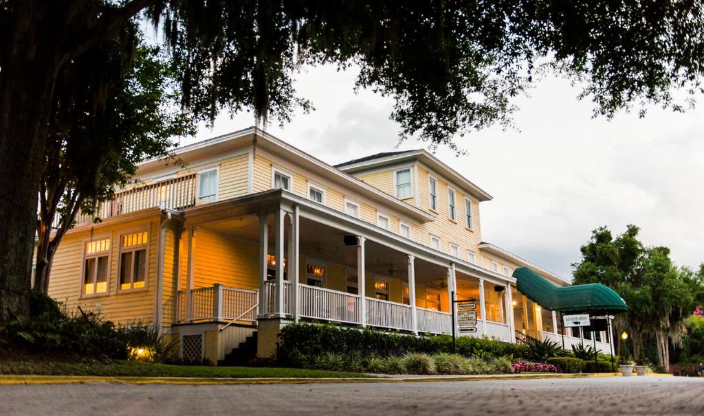 Mount Dora Hotel | Lakeside Inn on Lake Dora