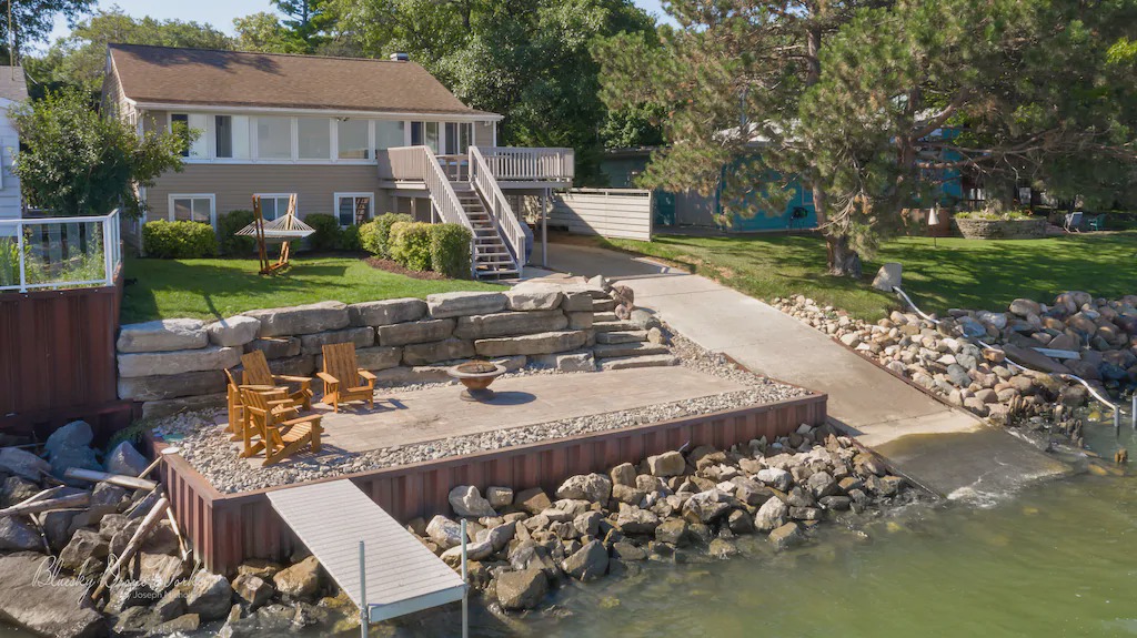 Pigeon House | Lakeside Landing on Sand Point’s North Shore