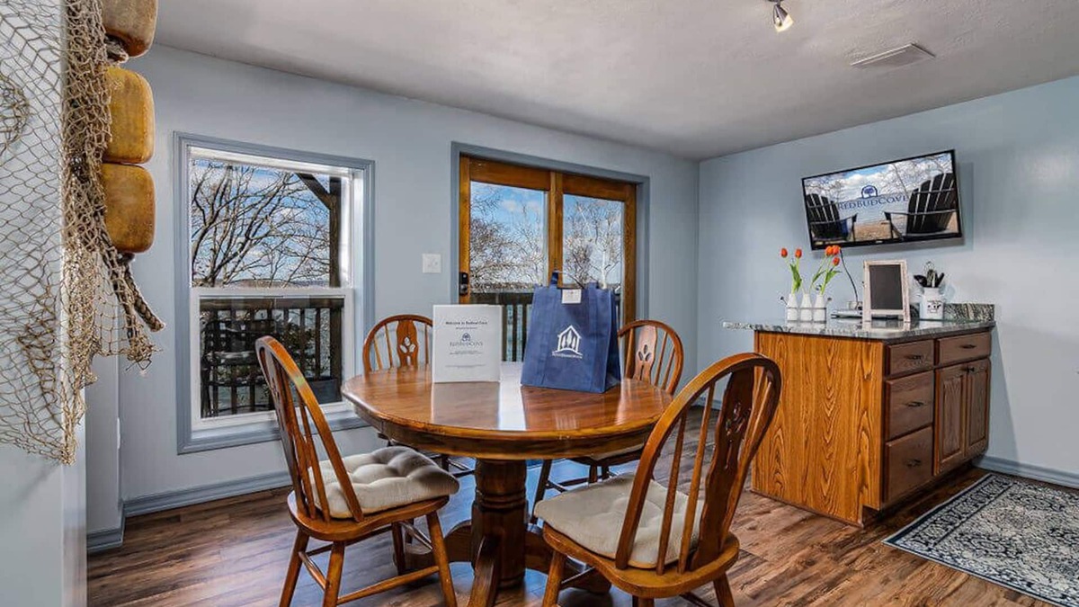 Big Cedars Apartment | Lakeside Landing on Table Rock with Access & Free Daily Tickets!