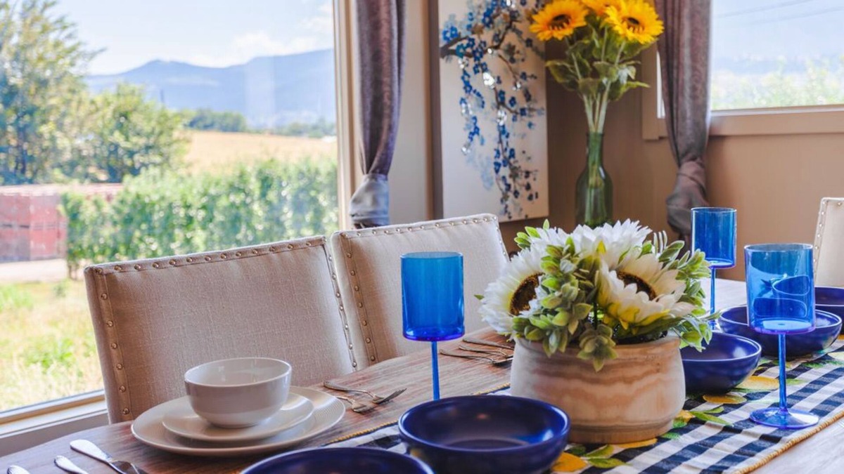 Coldstream House | Lakeside Lemonade 🍋12 Acres of Okanagan Paradise