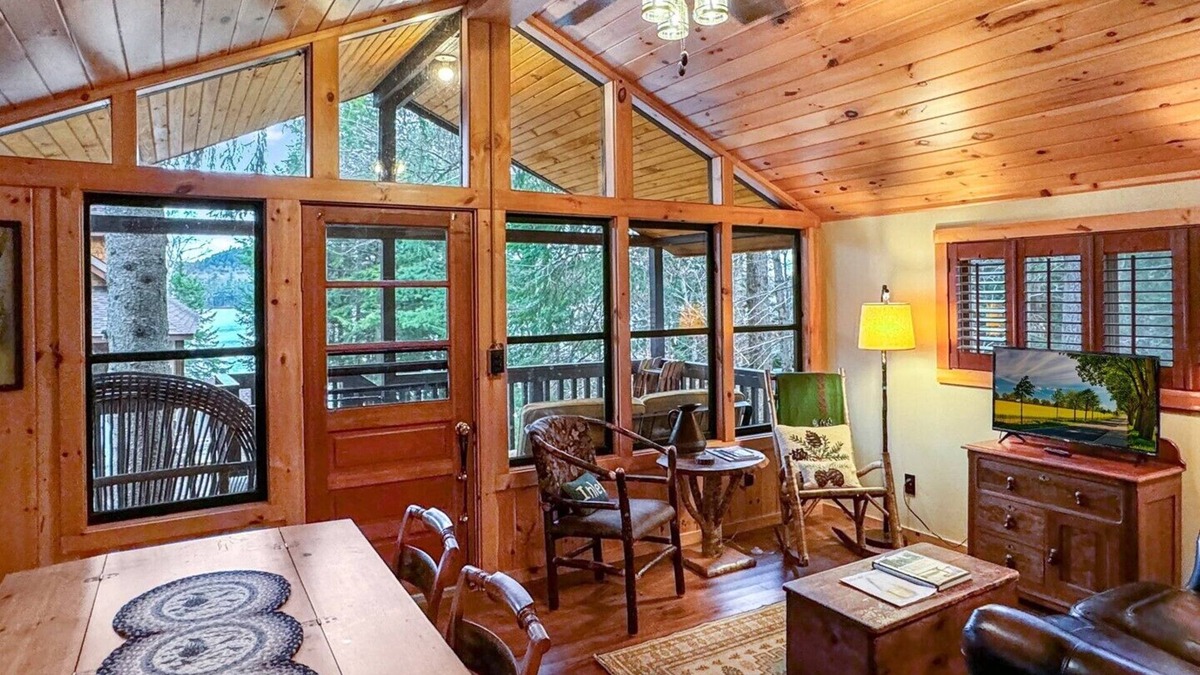 Inlet Cottage | Lakeside Lodge - Tree Top