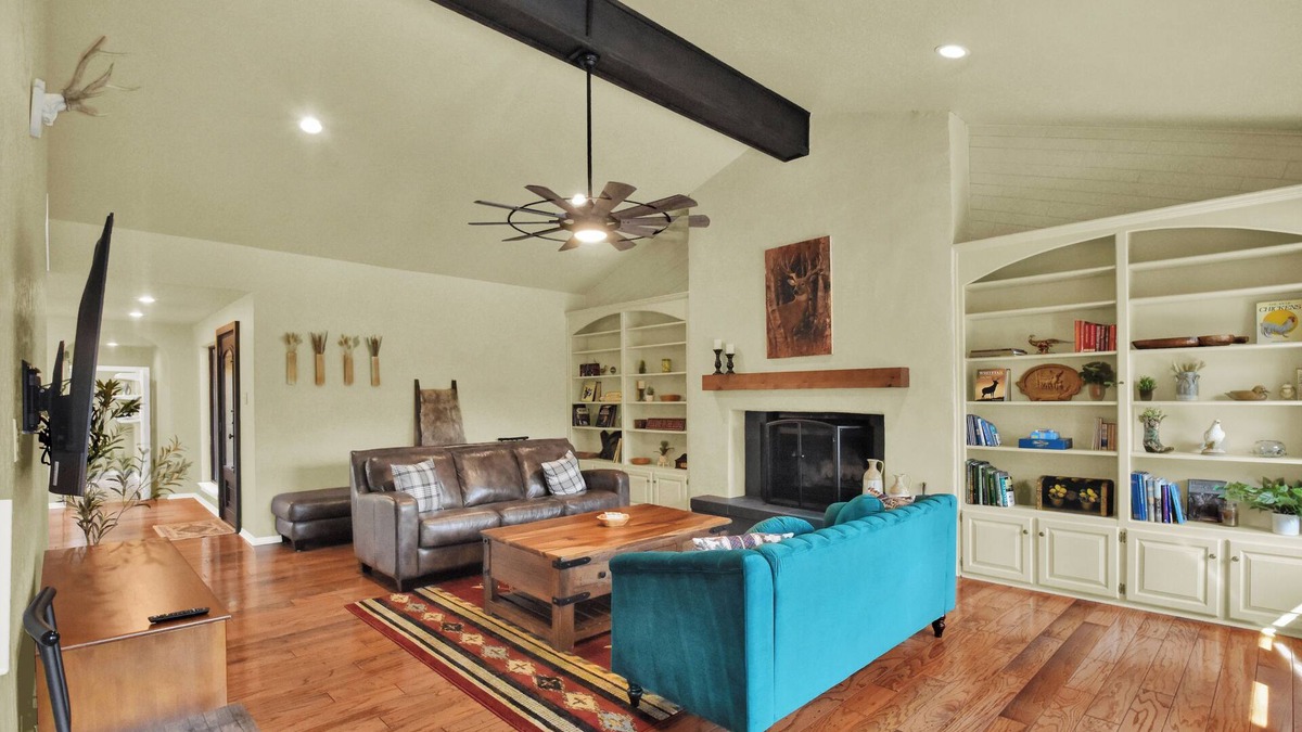 Bartonville Other | Lakeside Lodge with Scenic Views & Outdoor Deck