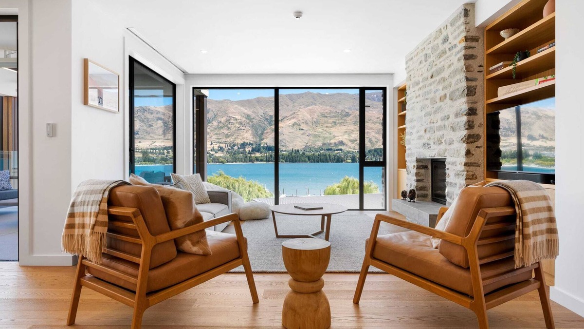 Wanaka Apartment | Lakeside Luxury 3 Bedroom