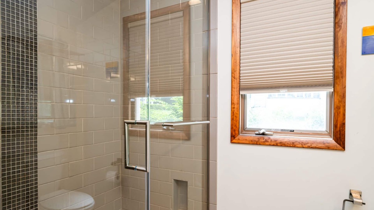 Edwardsburg House | Lakeside Luxury: 3BR Retreat on Eagle Lake!