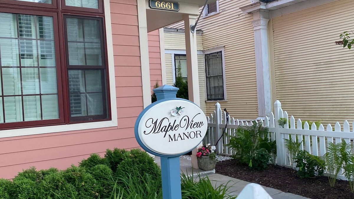 Mackinac Island Condo | Lakeside Mackinac has Spectacular Panoramic Water and Bridge Views