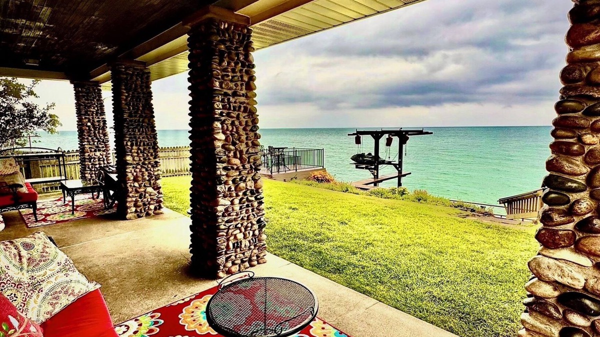 Jeddo House | Lakeside Paradise! A charming blend of cozy comfort and beachfront bliss!