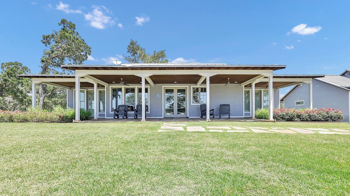 Athens House | Lakeside Ranch Cabin, Trails, Firepit & Fall Views