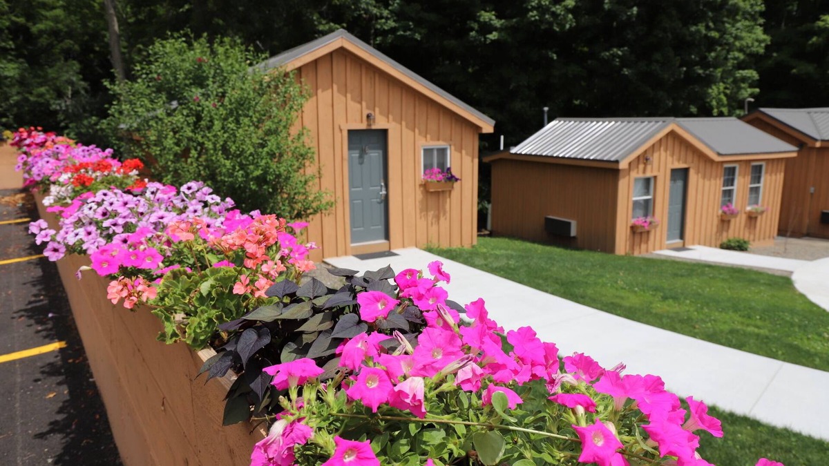 Town of Reading Hotel | Lakeside Resort