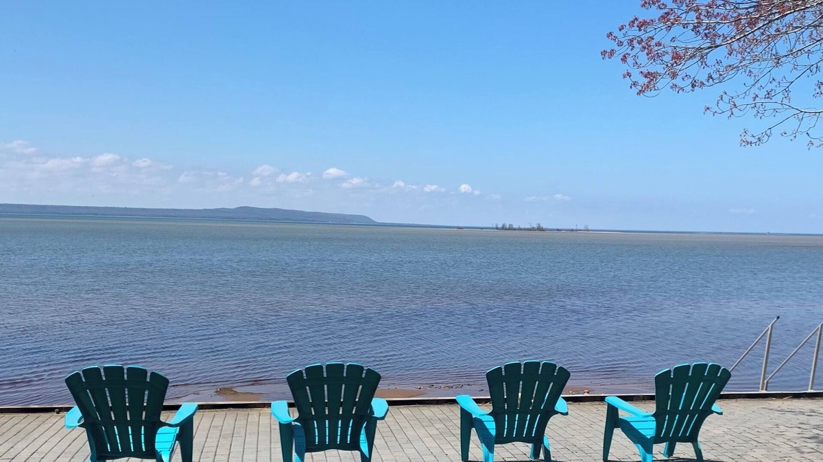 Algoma District House | Lakeside Retreat:Stunning Fall Colours, Near City. Pet Friendly!