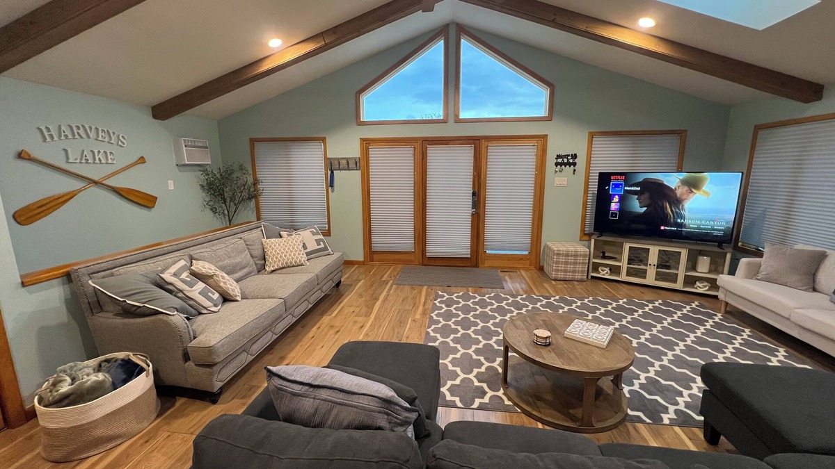 Harveys Lake House | Lakeside Retreat at the Boat launch!