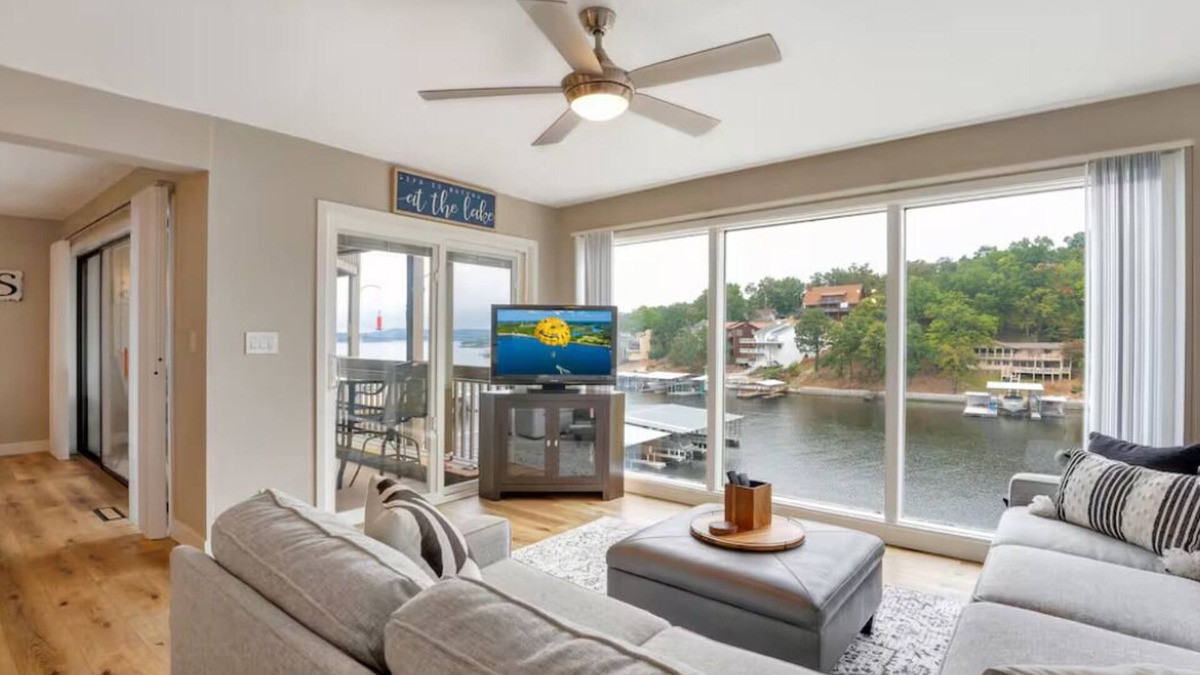 Lake Ozark Condo | Lakeside Retreat at Magical Lake of the Ozarks