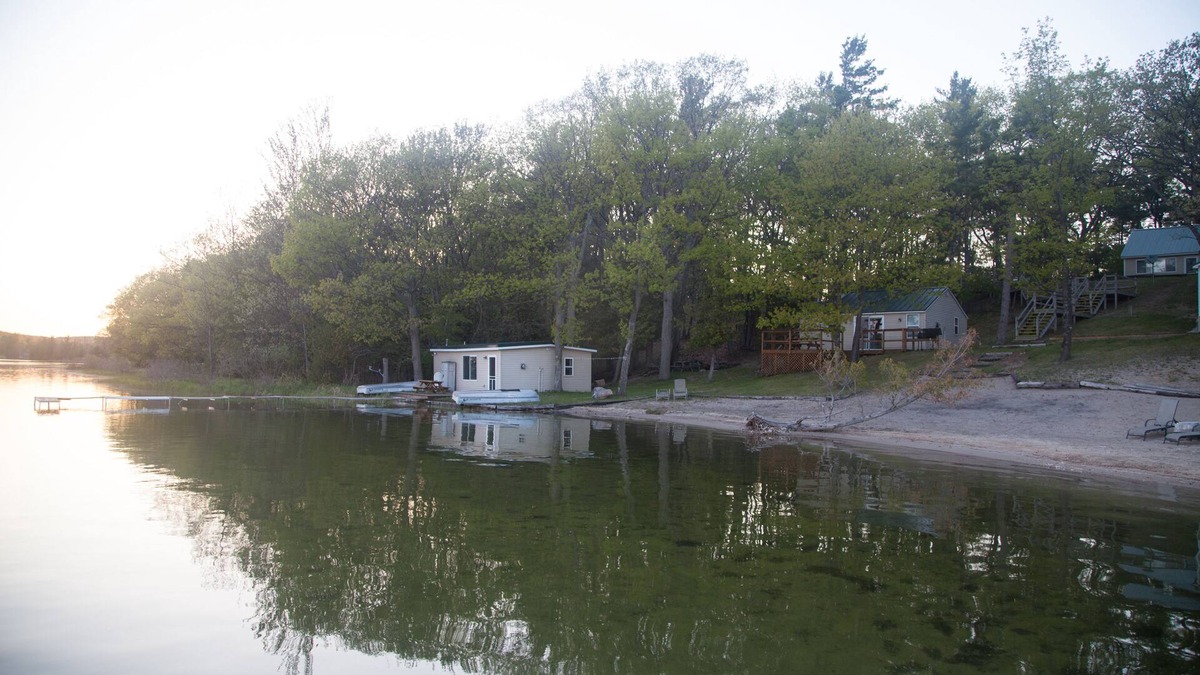 Lake Township Cabin | Lakeside Retreat (Cabin 5)