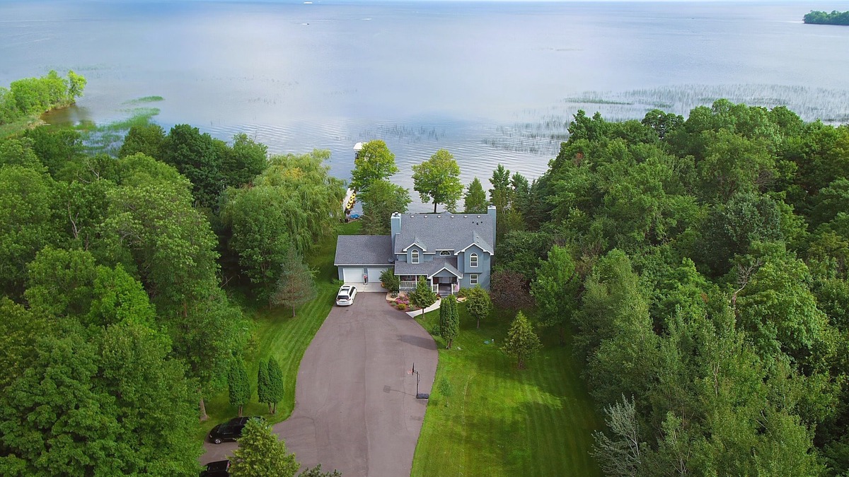 Onamia House | Lakeside Retreat on Cove Bay - Perfect for Families!