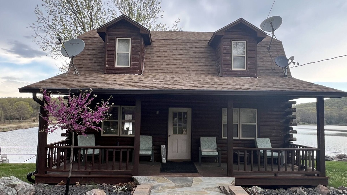 Blackwell Cabin | Lakeside Secluded Private Cabins, on Two Twenty Acre Lakes