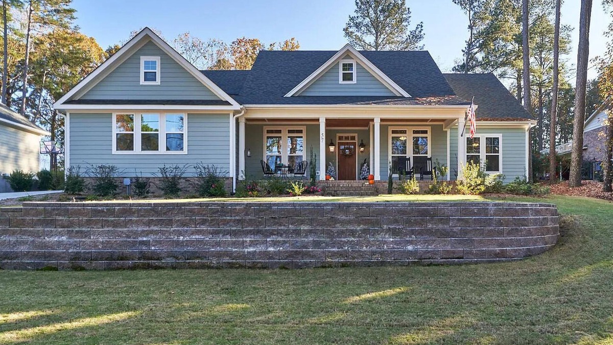 Whispering Pines House | Lakeside Serenity: Pines & Tranquility. nYour home for the 2024 US Open