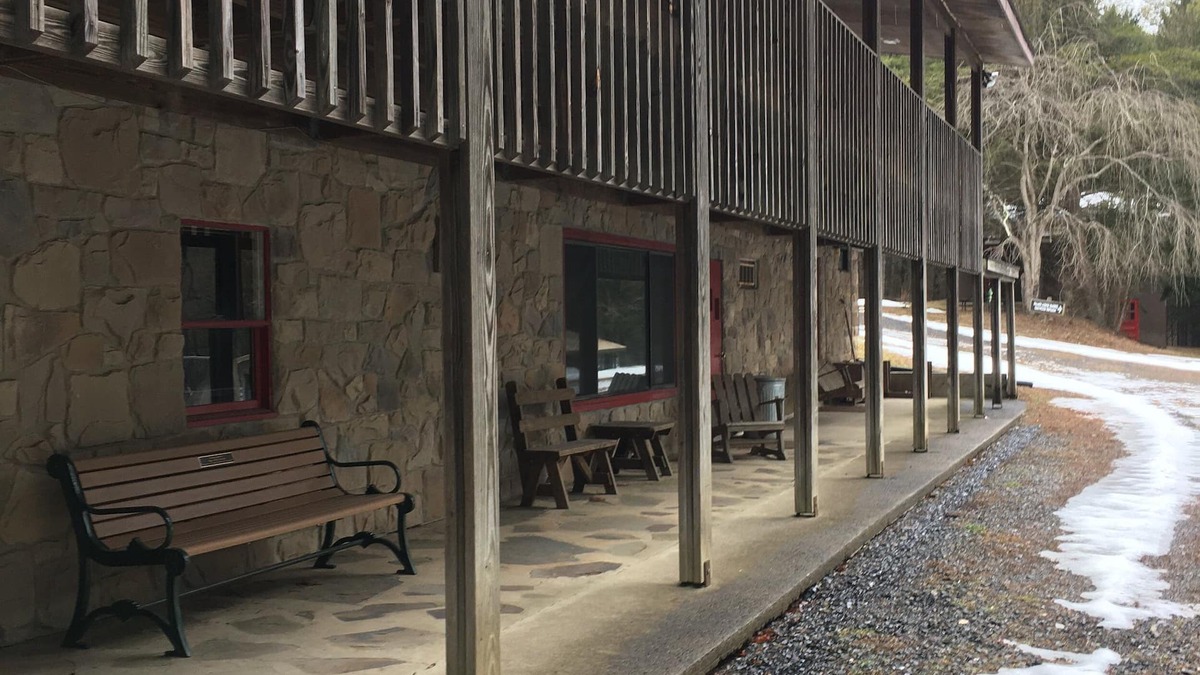 Petersburg House | Lakeside view at Camp Golden Pond and affordable lodging for Penn State Events.