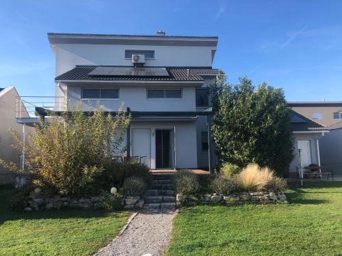 Frauenkirchen House | Lakeside Villa