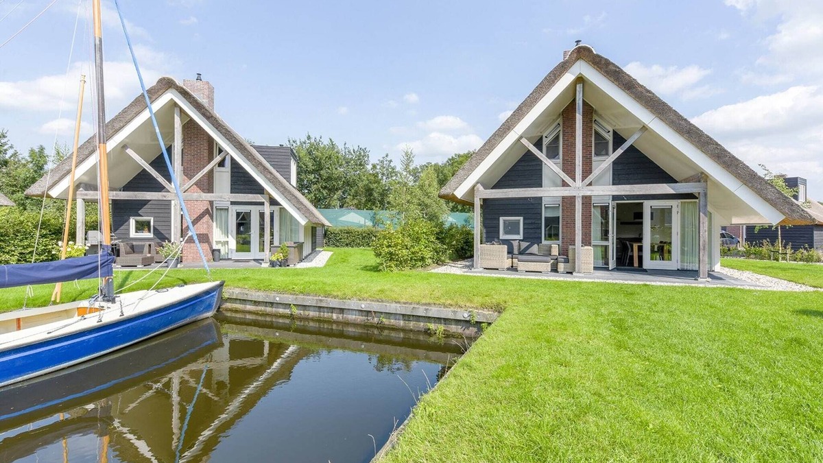 Terkaple Villa | Lakeside Villa Near Sneekermeer