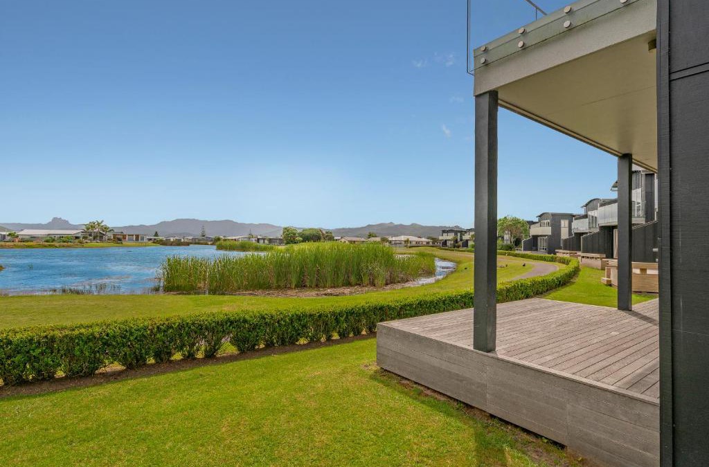 Matarangi House | Lakeside Villa Retreat - Matarangi Downstairs Unit