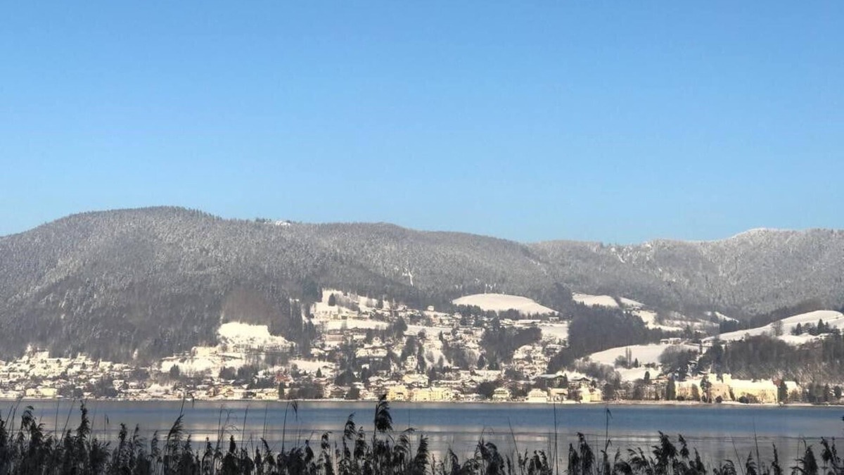 Abwinkl House | Lakeside Villa with Guest House at the northern edge of the Bavarian Alps.n