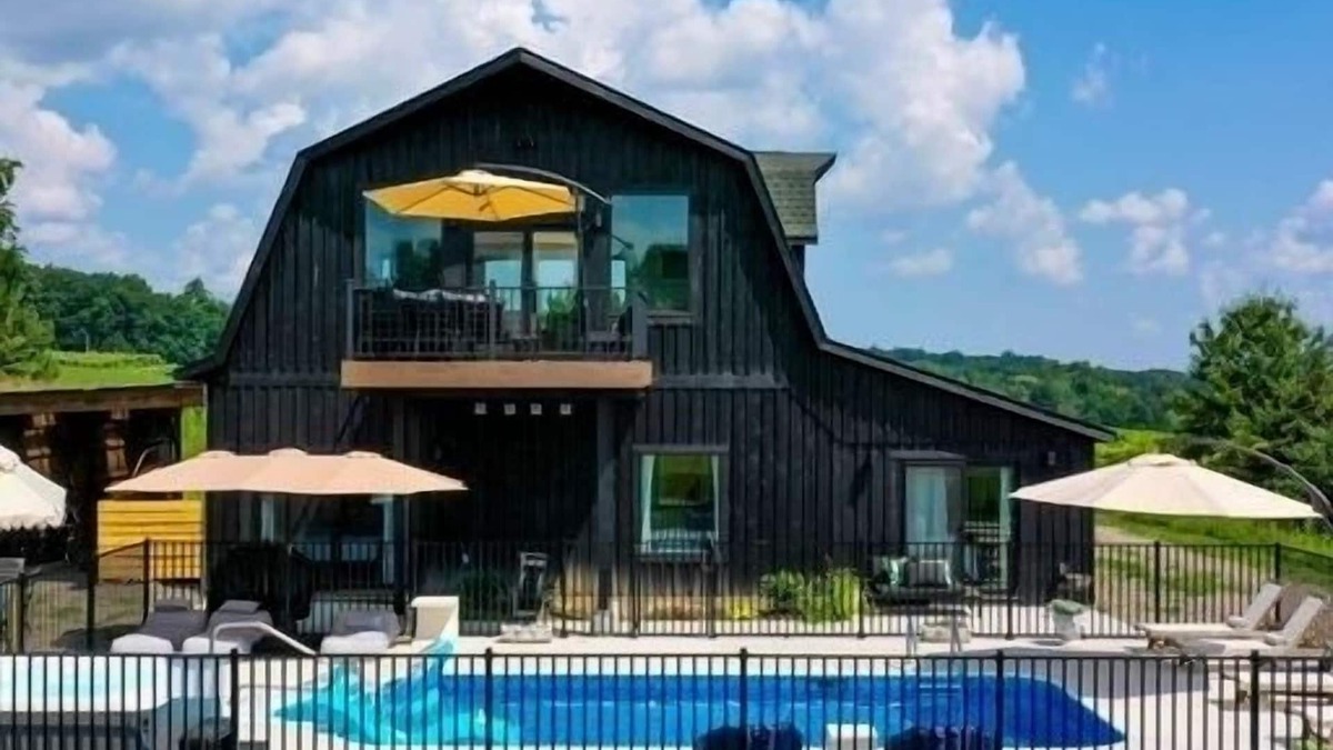 Hammondsport Cottage | Lakeside Villa with Pool and Hot Tub and Vineyard