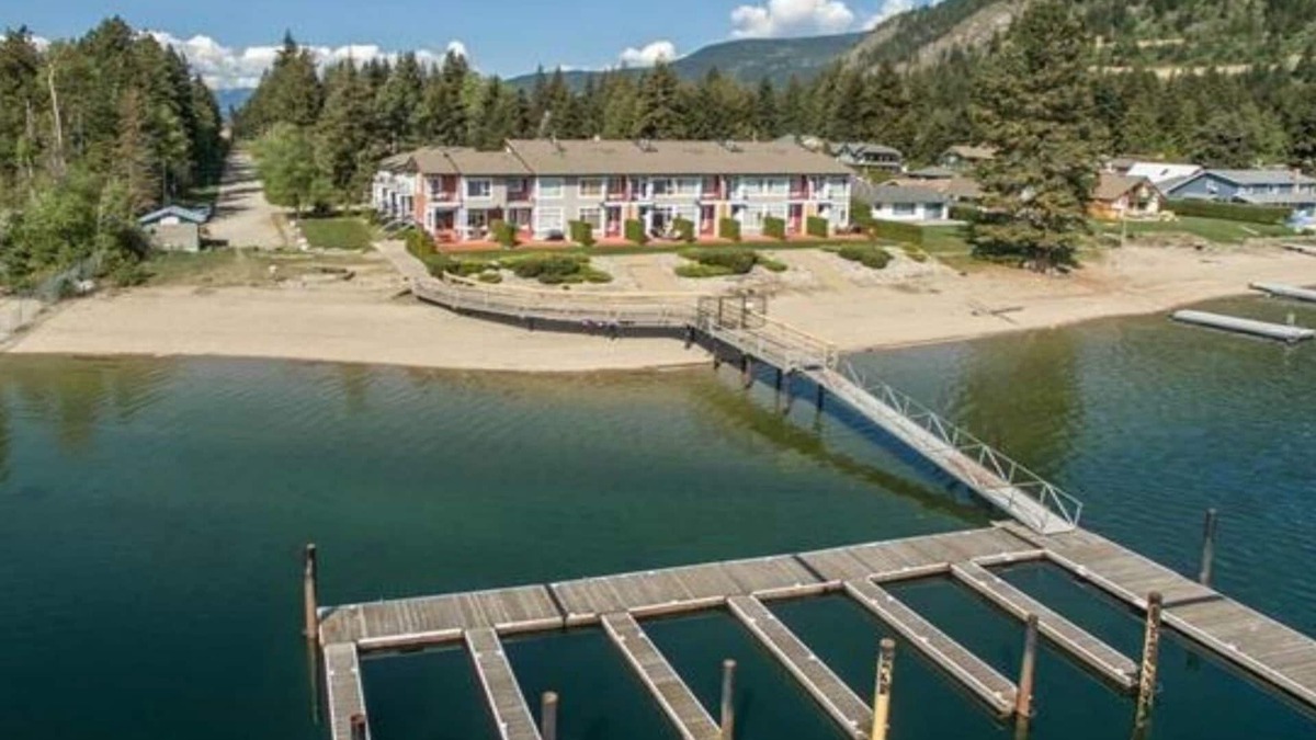 Scotch Creek House | Lakeside Waterfront Saratoga Resort & Marina. Boat Dock Included!