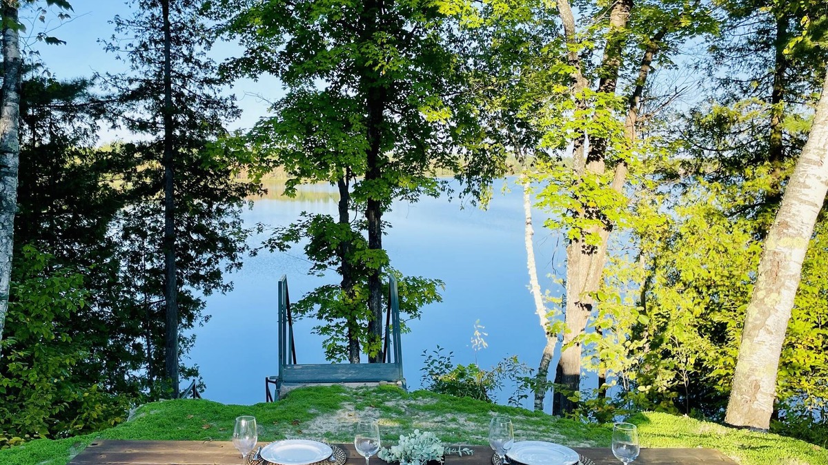 Greater Madawaska Cottage | Lakeside Yurt, 5 mins to Ski Hill