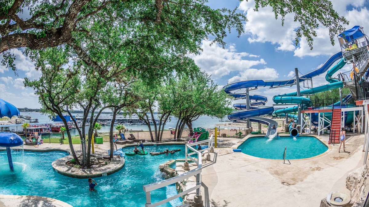 Volente Cabin | LakeTravis Bungalow 3: Free waterpark, low cleaning fee