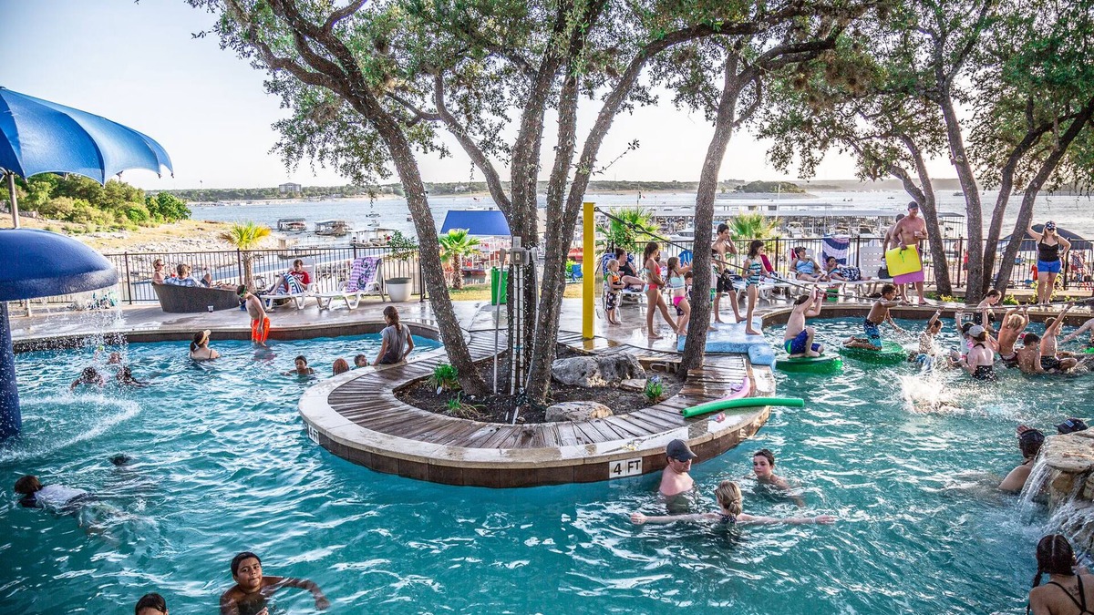 Volente Cabin | LakeTravis Bungalow 5: Free waterpark & Low clean fee