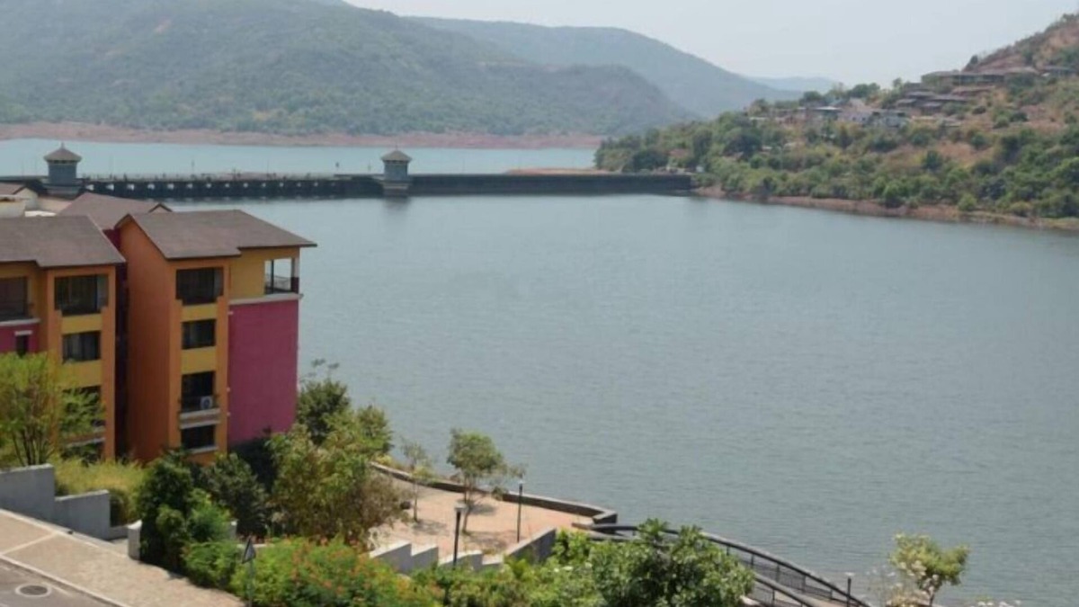 Lavasa Apartment | Lakeview 2-bedroom apartment with AC in Lavasa