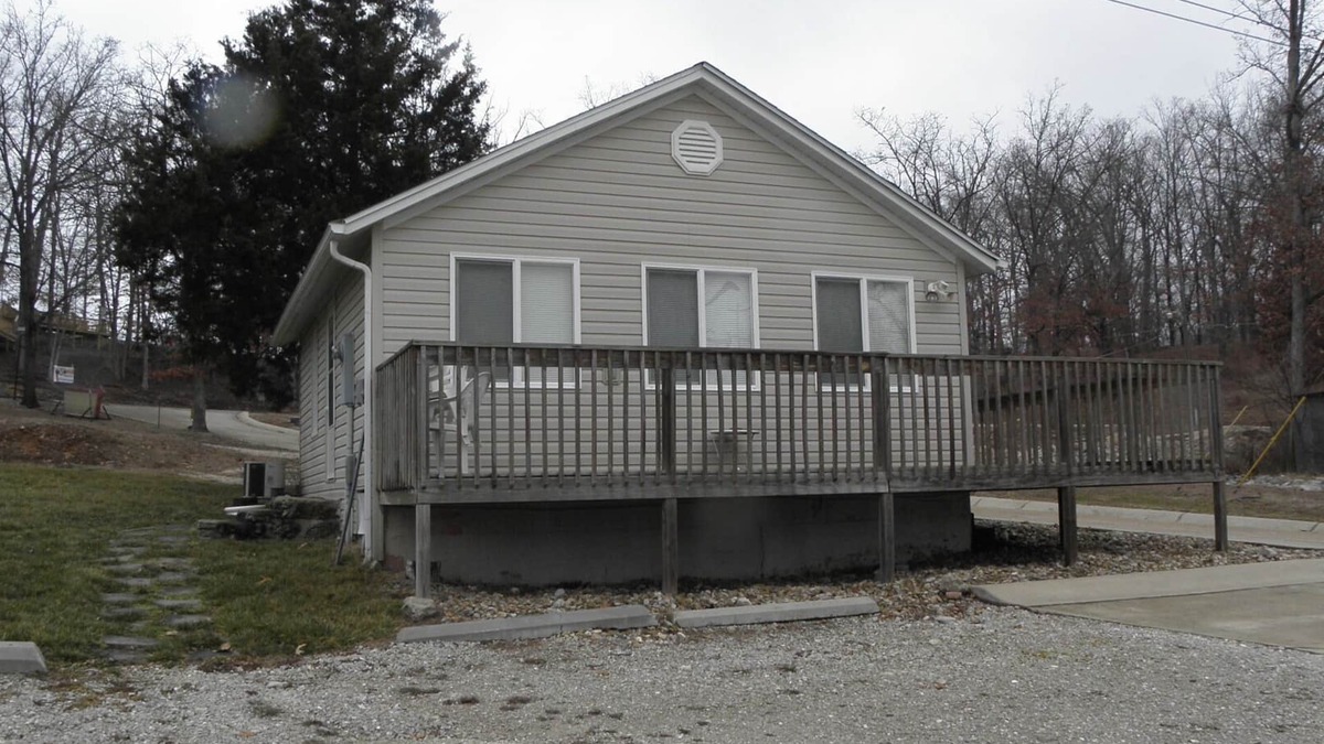 Sunrise Beach House | Lakeview Bungalow Retreat on Captain Ron's #6