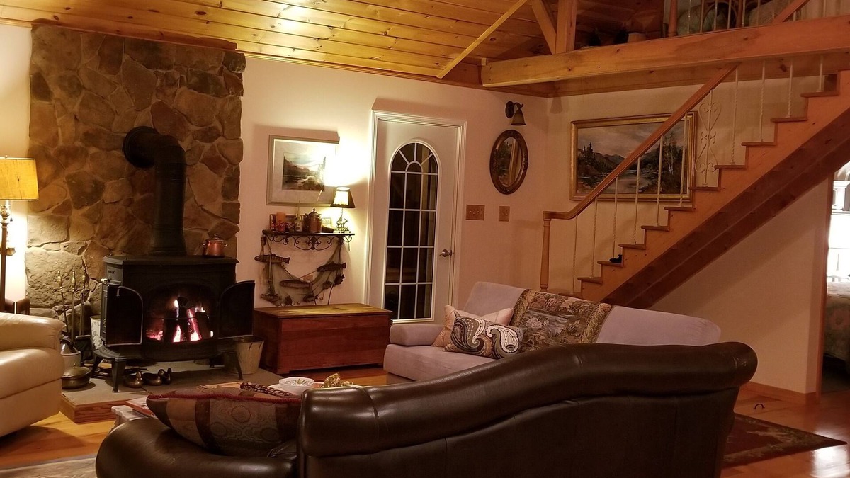 Woodford Cabin | Lakeview Cabin in the Mountains