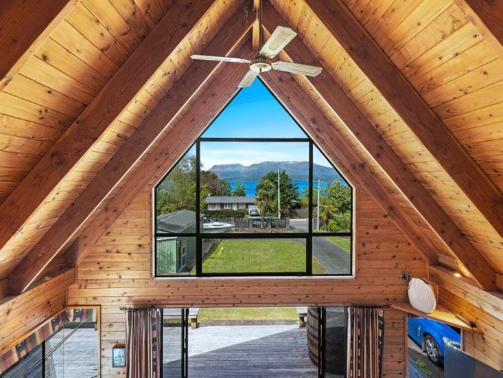 Lake Tarawera House | Lakeview Chalet Lake Tarawera
