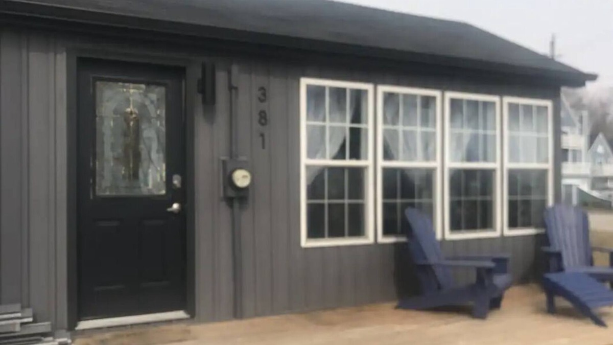 Port Stanley Cottage | Lakeview cottage-10 min walk to main beach