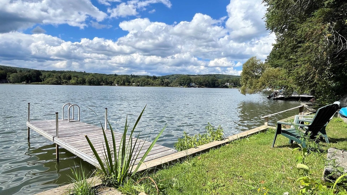 Maryland Apartment | Lakeview Cottage - Guest Cottage on Goodyear lake - close to Baseball Parks.