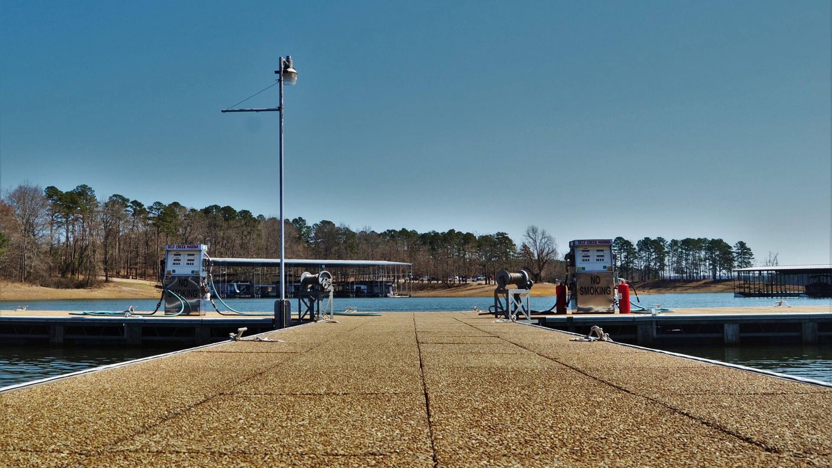 Kirby Cottage | Lakeview cottage on Lake Greeson with private hot tub!