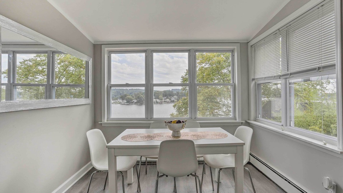 Hopatcong House | Lakeview Cozy Home - 2-Bedroom Cottage in Hopatcong, NJ